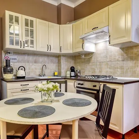 Intimo Oldtown Romantic דירה *