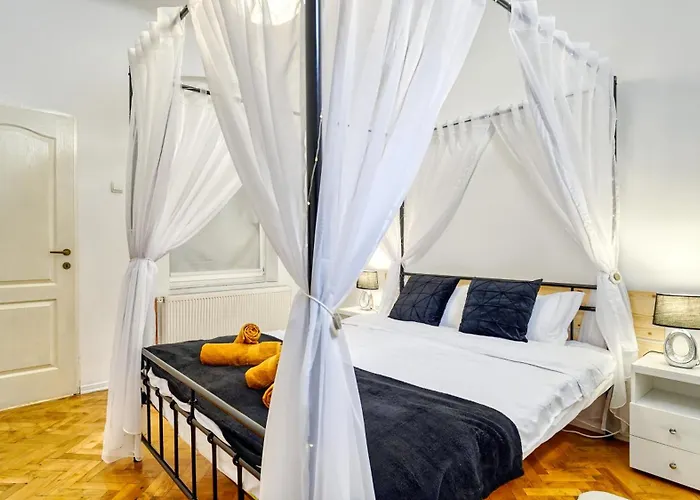 Intimo Oldtown Romantic Braşov